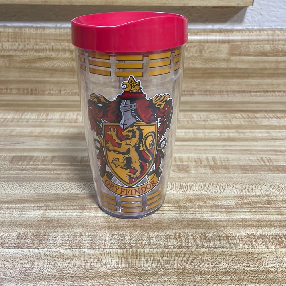 NWOT Harry Potter Gryffindor Tervis Cup